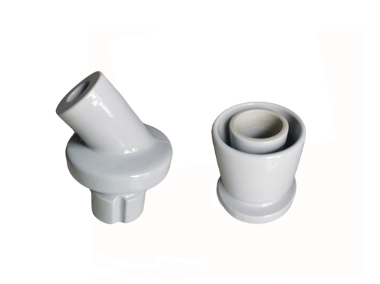 Diversa forma customerized los aisladores/OEM de la línea eléctrica de la porcelana disponibles