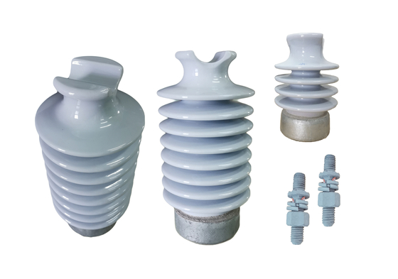 Línea aisladores de la porcelana 12.5kN C-120 del ANSI 57-1 del cuello de F del poste