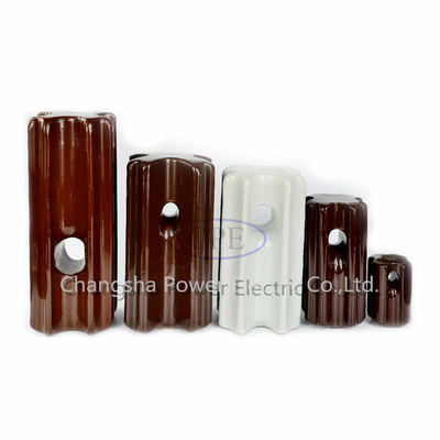 Aisladores limpios Brown de la tensión de la porcelana del ANSI 54-4 de los aisladores 89KN de la tensión o gris