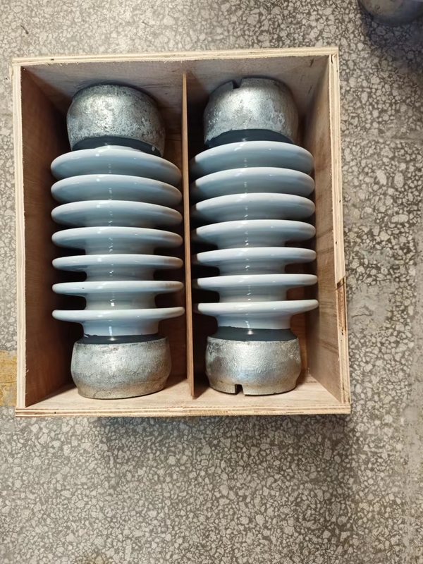 Luz sólida Gray Glazed Customized Size del aislador del poste de la estación de la base del ANSI TR-208
