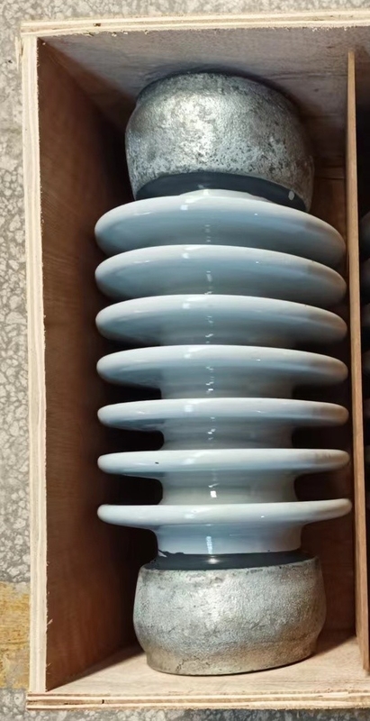 Luz sólida de alta resistencia Gray Glazed del aislador del poste de la estación de la base del ANSI TR-208
