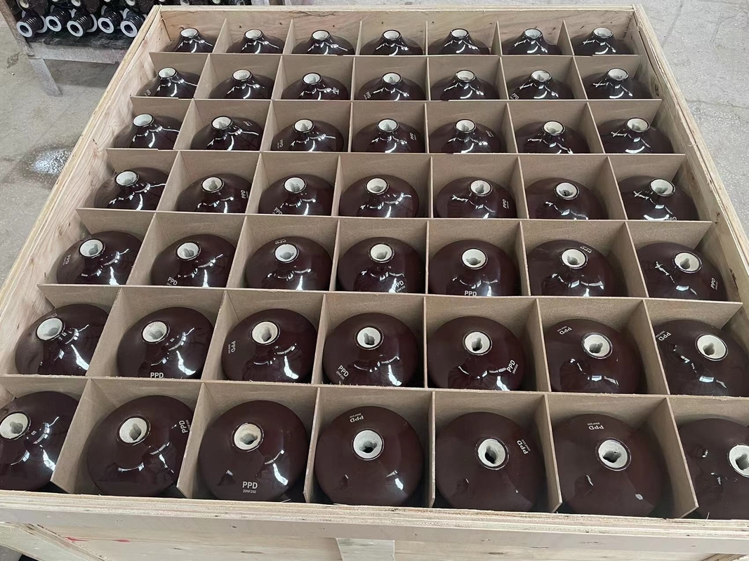 20NF250 Brown esmaltó al OEM del aislador del buje del transformador de la porcelana C-110 disponible