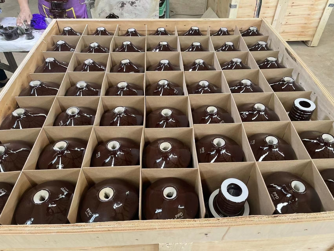 20NF250 Brown esmaltó al OEM del estándar del estruendo 42531 del buje de la porcelana del transformador