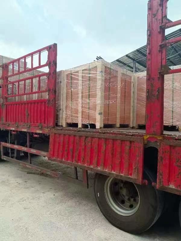 Esmalte de alta resistencia del ANSI TR-208 Brown del aislador de la porcelana del poste de la estación