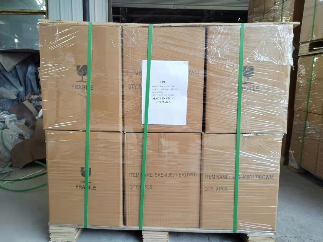 El buje Brown de la porcelana del transformador del ASNO del aceite del IEC 60168 esmaltó el mercado coreano 150kV