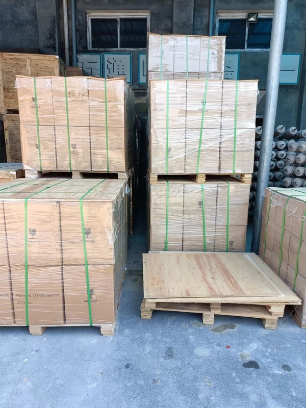 Brown esmaltó a OEM de alto voltaje 25.8kV disponible del buje de la porcelana del ASNO del aceite