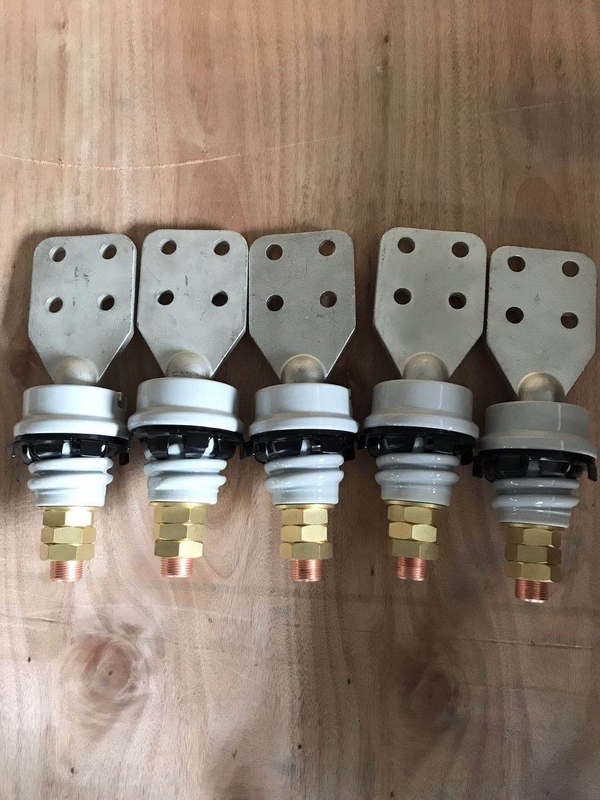 Buje roscado de la porcelana del ANSI 1.2kV 630A en transformador