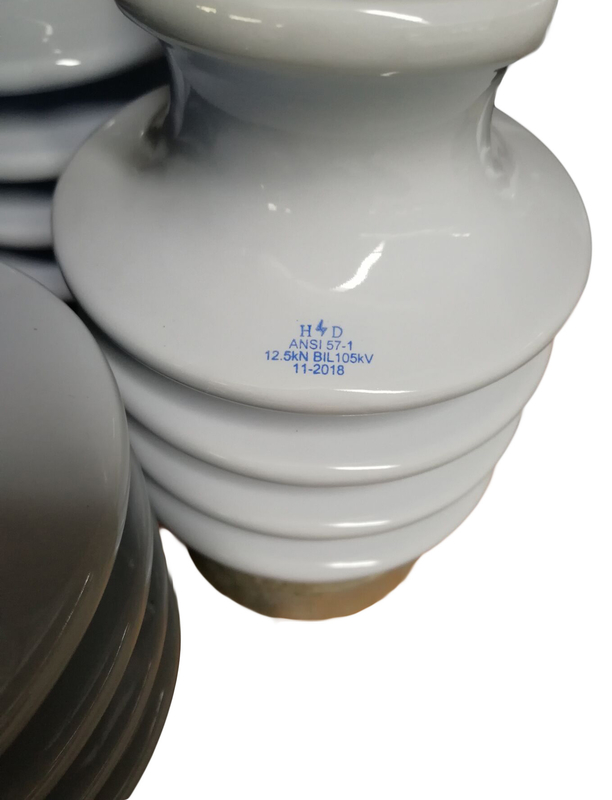 Línea profesional aisladores del cuello 105BIL del ANSI 57-1S F de la porcelana del poste