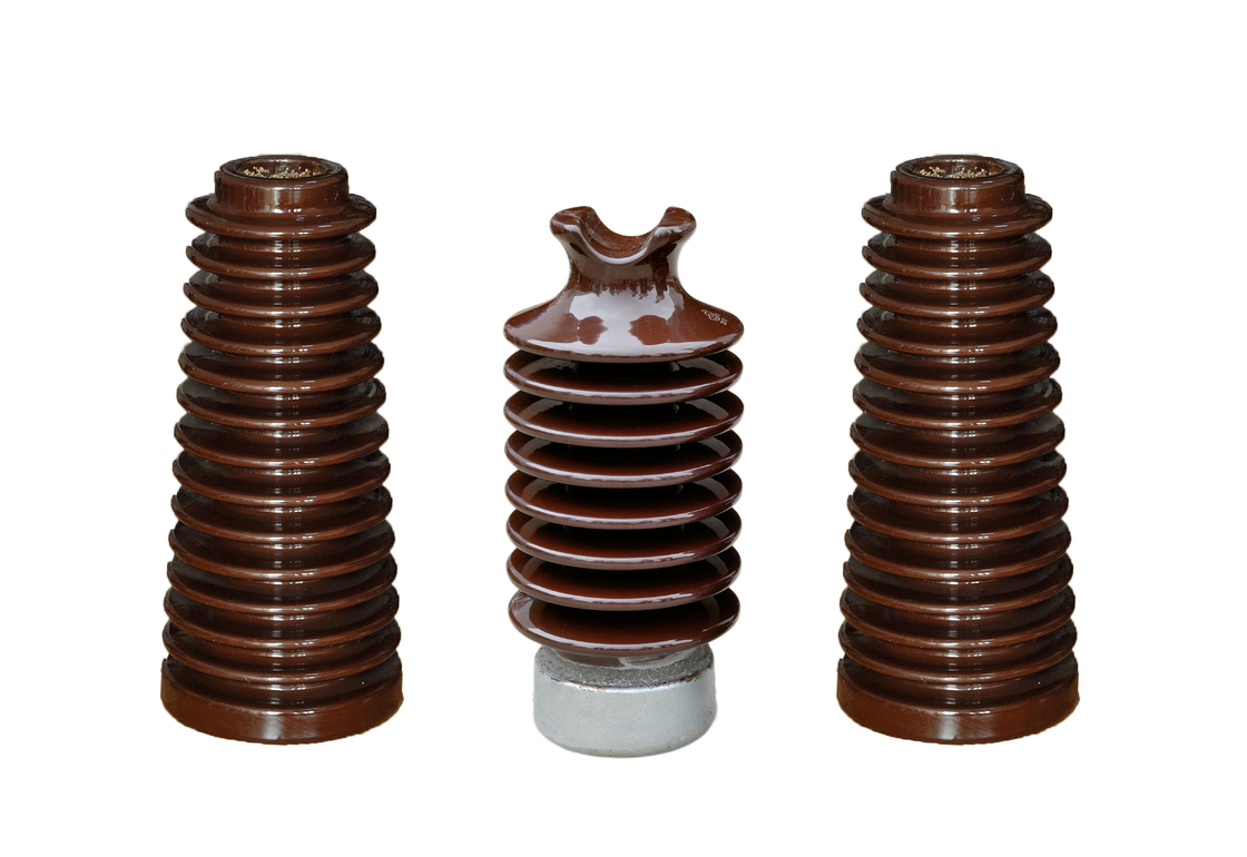 Aisladores del poste de la porcelana de la altura 12.5kN de Brown 381m m para la distribución de Electric Power