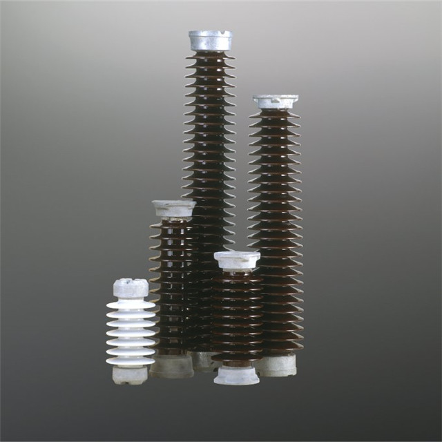 Aisladores eléctricos de cerámica 132kv de la línea eléctrica de la porcelana del poste de alto voltaje