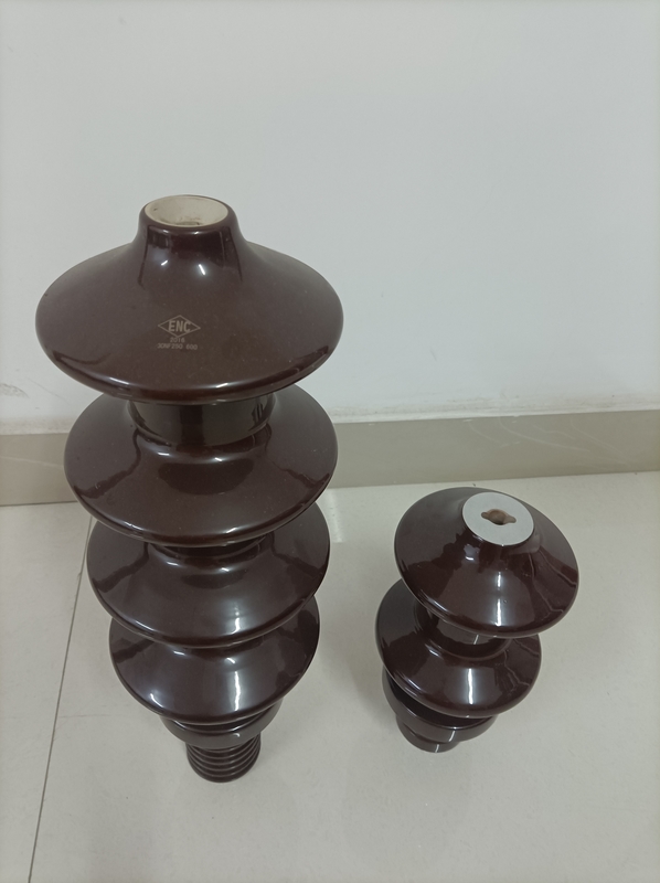 Estándar del estruendo del aislador del buje del transformador de la porcelana C-110