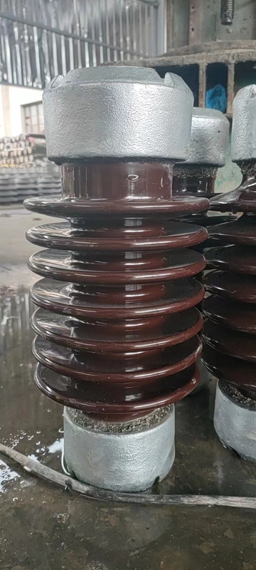Aislador TR-208 8.9kN de la porcelana del poste de la estación del esmalte del ANSI Brown