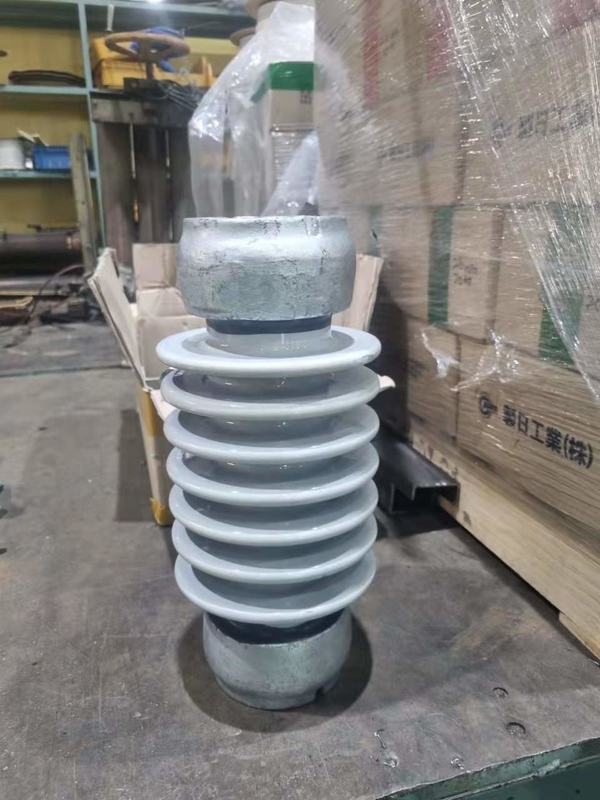 OEM del ANSI TR-208 del aislador 8.9kN de la porcelana de Gray Glazed Station Post Electrical